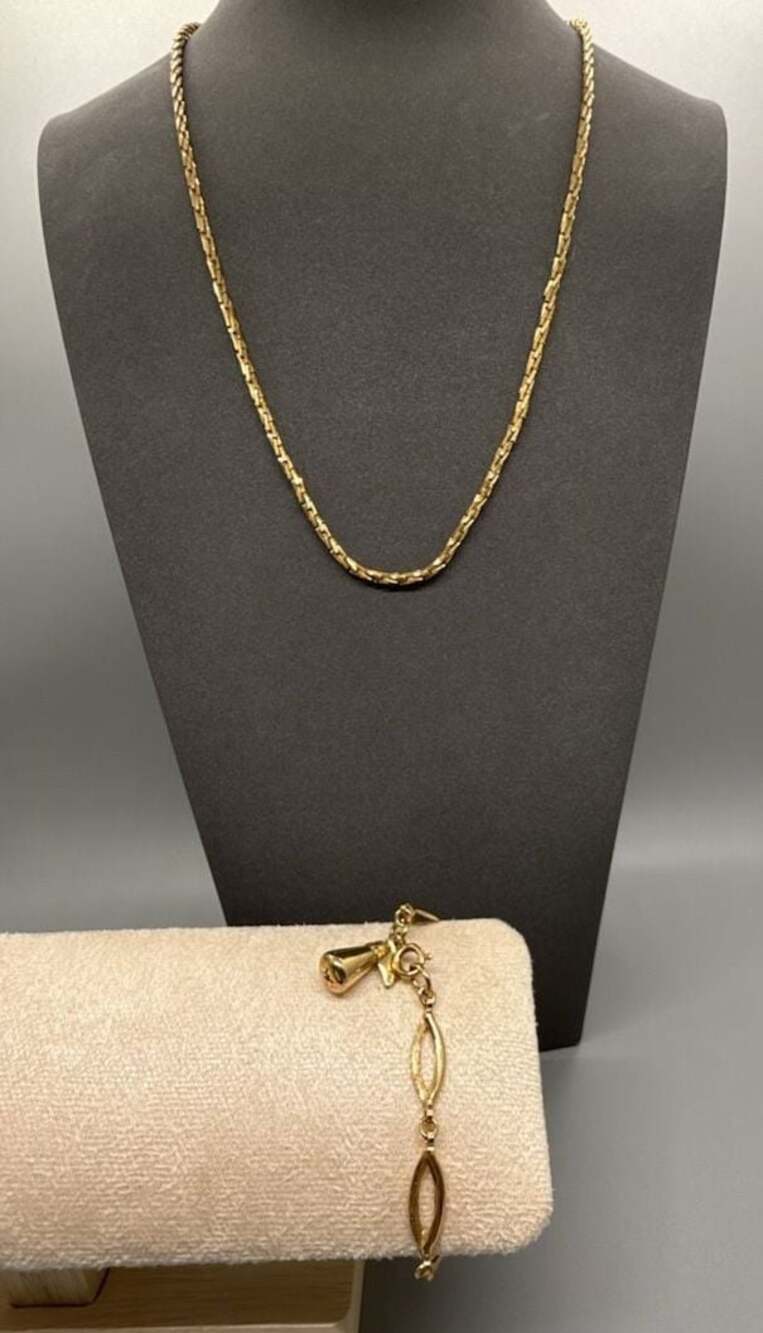 Sarah Coventry Gold Tone Chain Necklace & “Bell” Charm Bracelet Lot Retro Vtg
